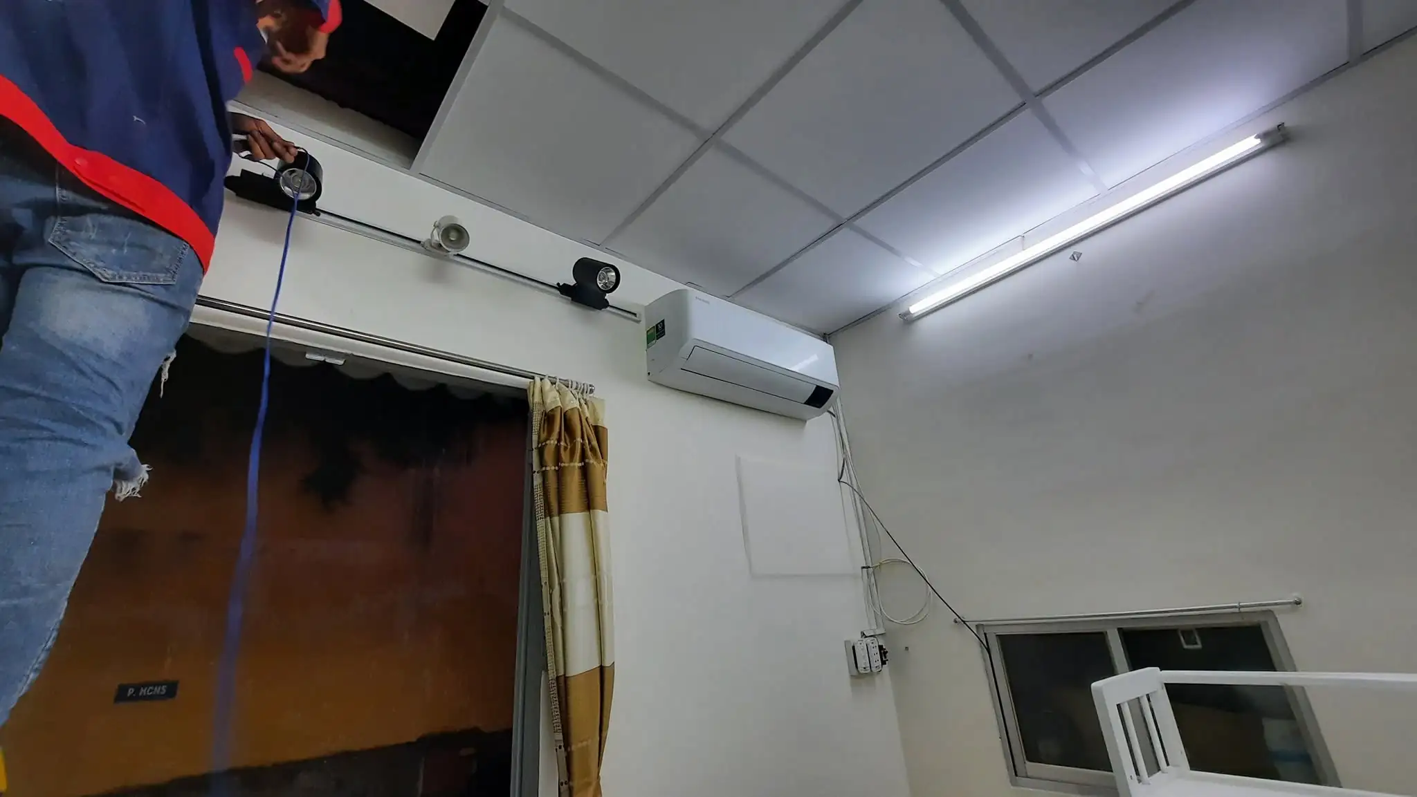 Vệ Sinh M&aacute;y Lạnh Quận 12