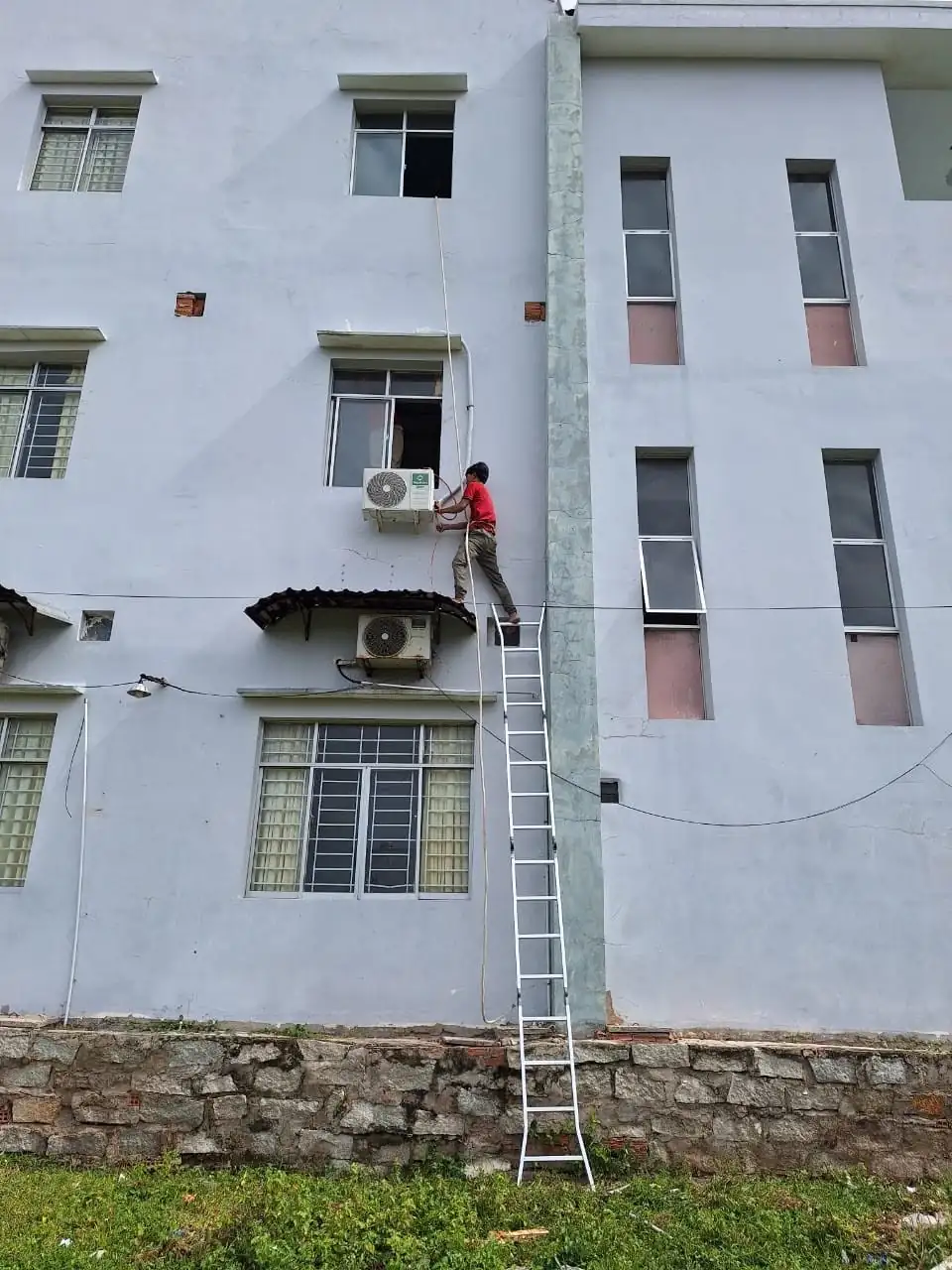 sửa m&aacute;y lạnh quận 12