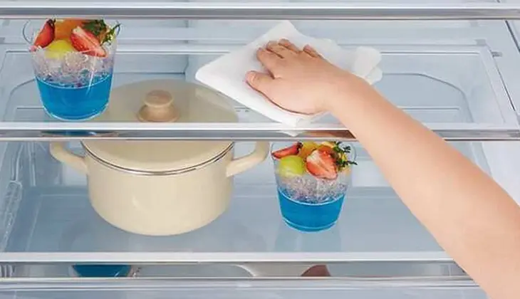 Tủ lạnh lâu ngày không vệ sinh có sao không? Những ảnh hưởng bạn cần biết