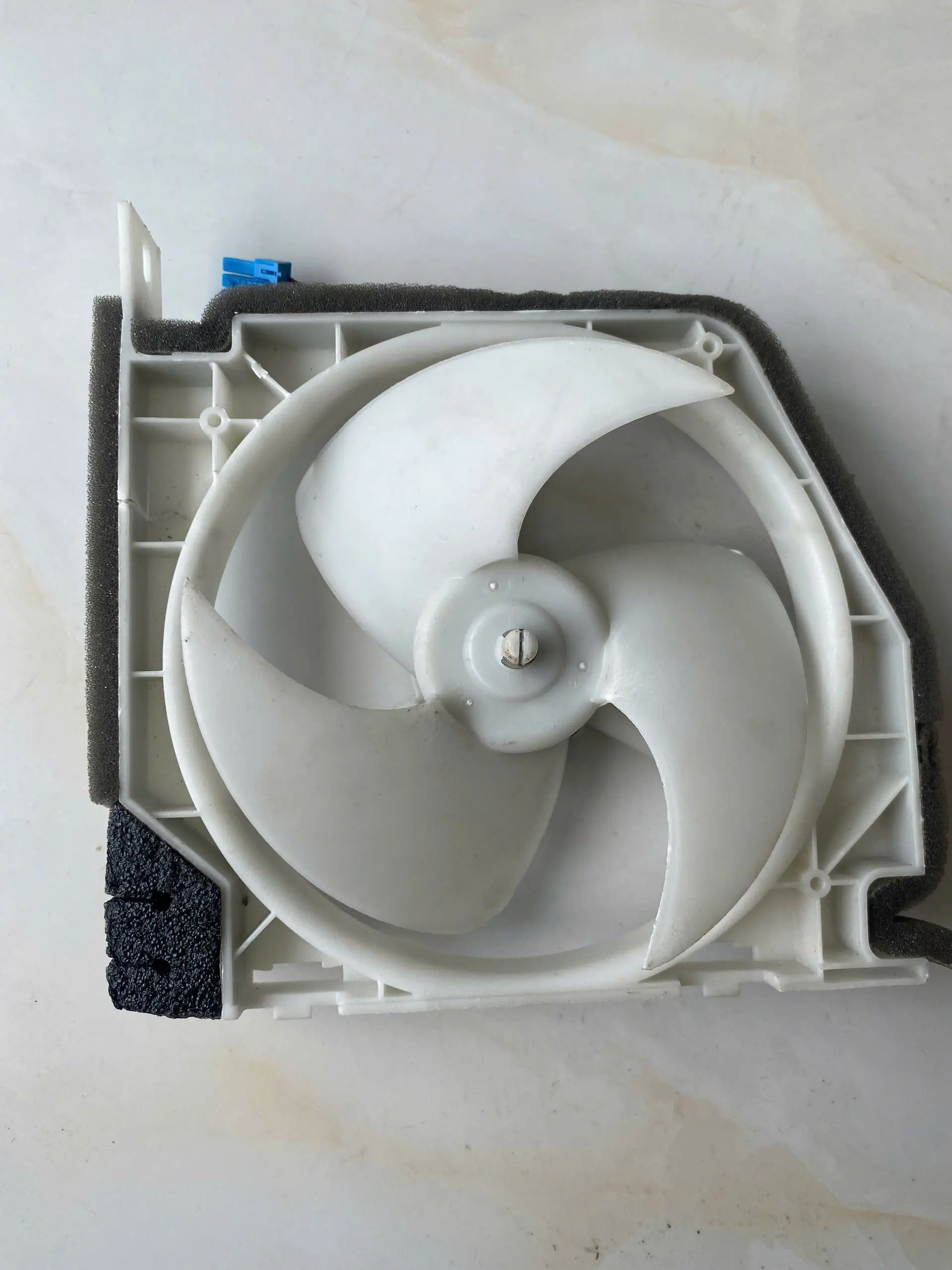 Quạt dàn nóng LG dây ngắn 
